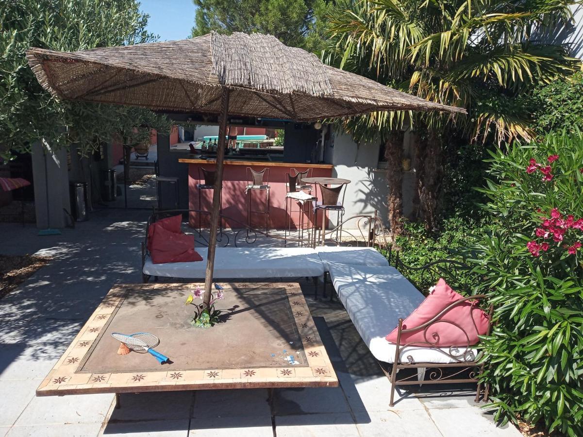Valréas Appartements Et מראה חיצוני תמונה
