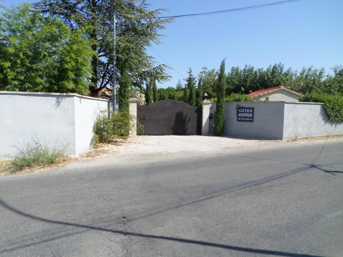 Valréas Appartements Et מראה חיצוני תמונה