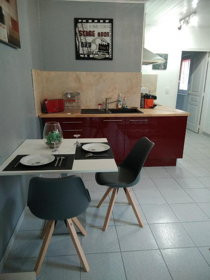 Valréas Appartements Et מראה חיצוני תמונה