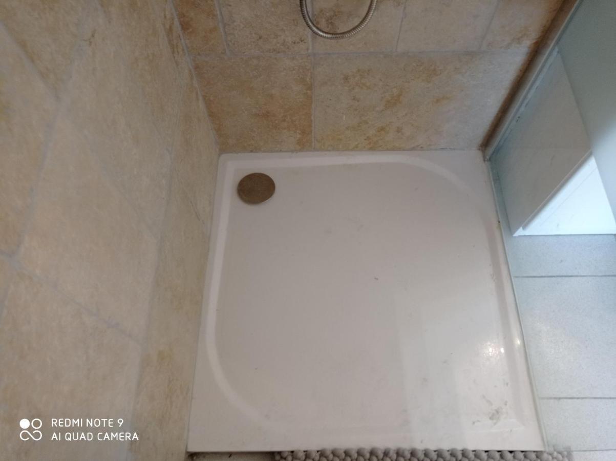 Valréas Appartements Et מראה חיצוני תמונה