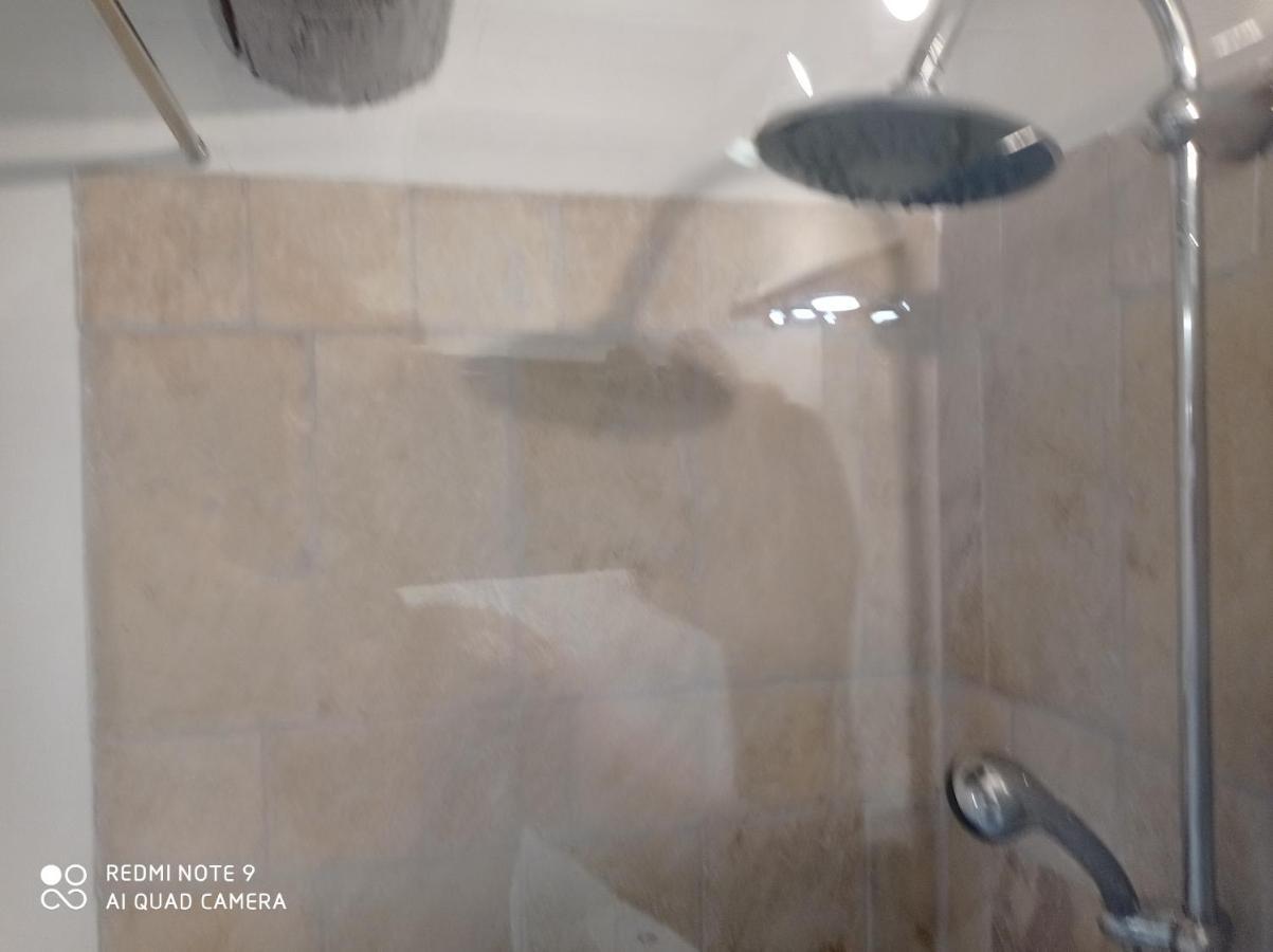 Valréas Appartements Et מראה חיצוני תמונה