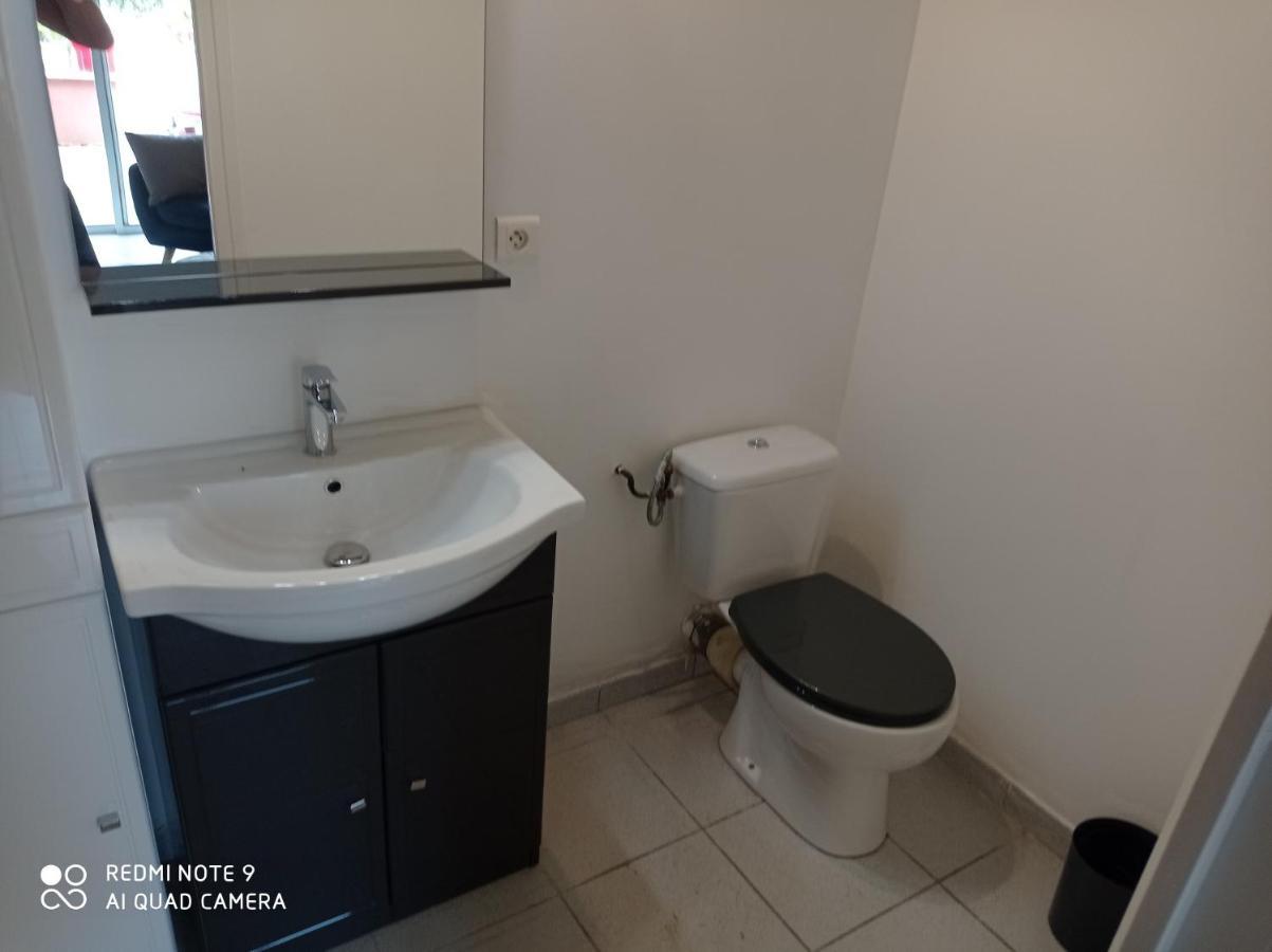 Valréas Appartements Et מראה חיצוני תמונה