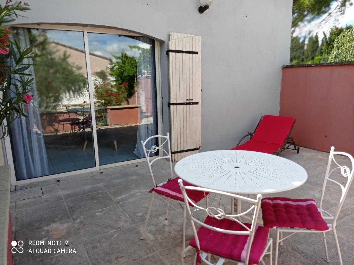Valréas Appartements Et מראה חיצוני תמונה