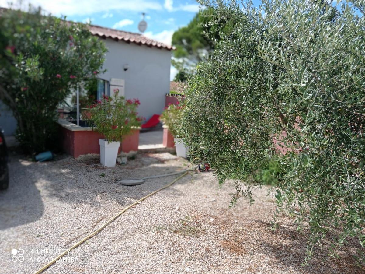 Valréas Appartements Et מראה חיצוני תמונה
