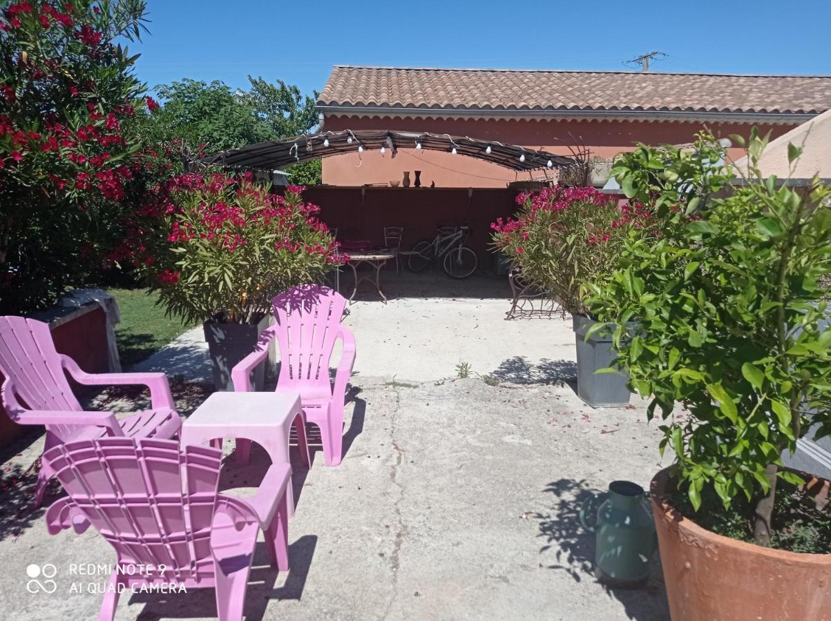 Valréas Appartements Et מראה חיצוני תמונה